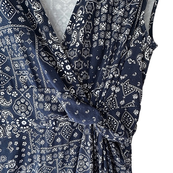 LANDS’ END | NWOT SLEEVELESS TWIST FRONT DRESS COTTON JERSEY NAVY & WHITE MEDIUM - Picture 3 of 9